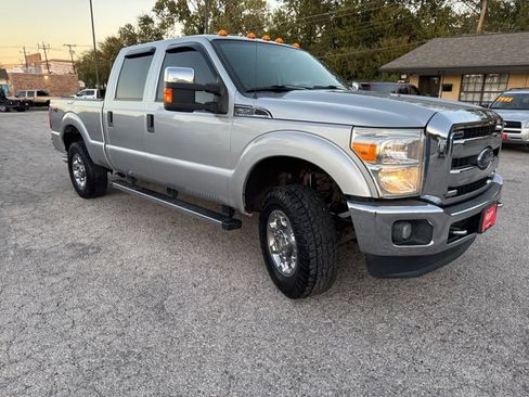 Used 2016 Ford F250 XLT w/ XLT Premium Package image 9