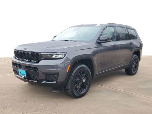 New 2025 Jeep Grand Cherokee L Altitude RWD image 2