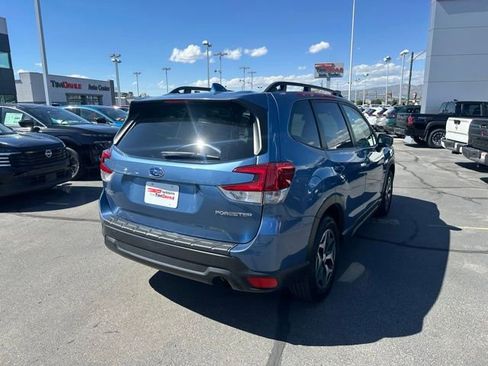 Used 2022 Subaru Forester Premium AWD/4WD image 11
