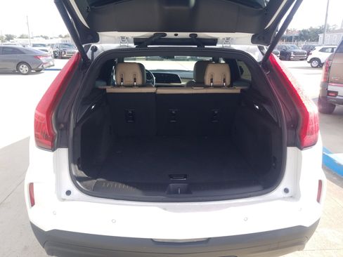 Used 2024 Cadillac XT4 Luxury w/ Cold Weather Package image 13