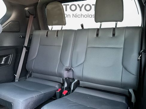 Used 2023 Lexus GX 460 Premium AWD/4WD image 25
