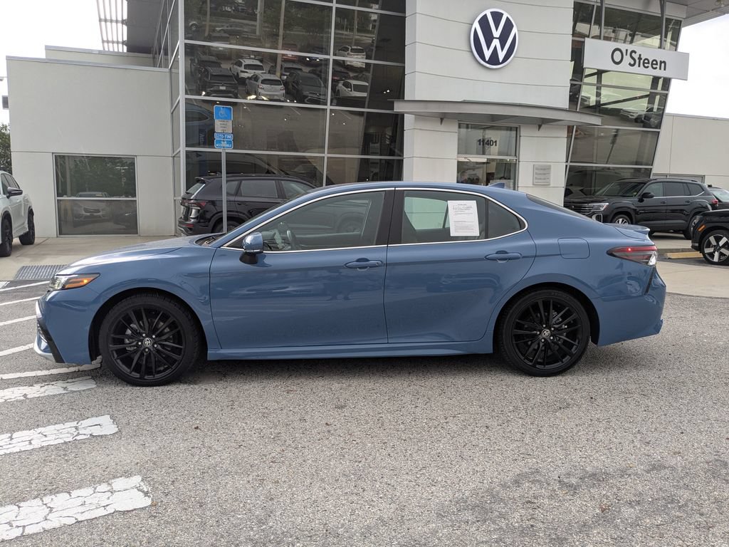 Used 2024 Toyota Camry XSE FWD image 3