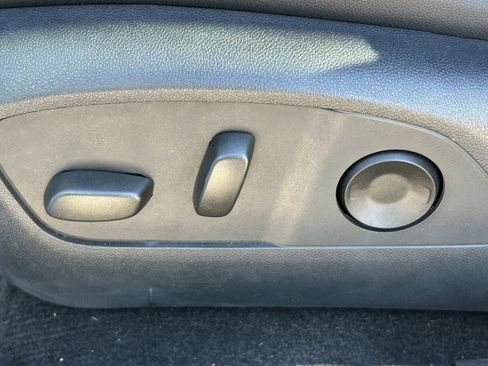 New 2025 Chevrolet Equinox EV LT w/ Convenience Package II image 16