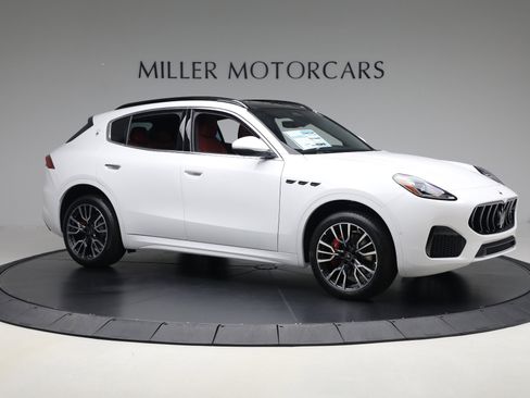 New 2025 Maserati Grecale GT image 9