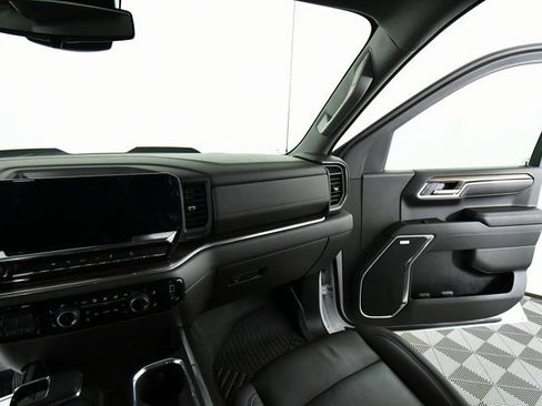 Used 2025 Chevrolet Silverado 1500 LT Trail Boss w/ Convenience Package II image 21