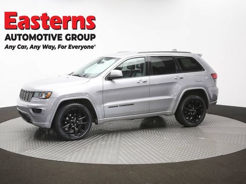 Used 2017 Jeep Grand Cherokee Altitude AWD/4WD image 57