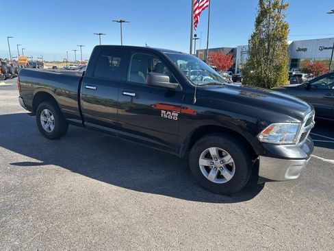 Used 2018 RAM 1500 Classic SLT image 2