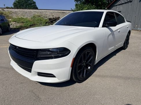 Used 2020 Dodge Charger SXT w/ Blacktop Package RWD image 1