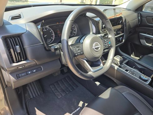 Certified 2025 Nissan Pathfinder SL AWD/4WD image 10