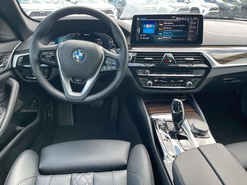 Used 2023 BMW 530e xDrive AWD/4WD image 12