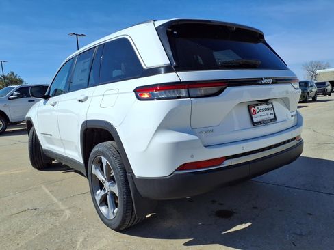 New 2026 Jeep Grand Cherokee Limited w/ Luxury Tech Group II AWD/4WD image 30