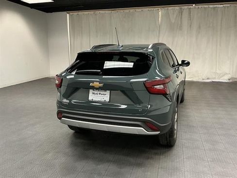 New 2026 Chevrolet Trax LT w/ LT Convenience Package FWD image 5