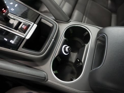 Certified 2023 Porsche Cayenne Coupe image 16