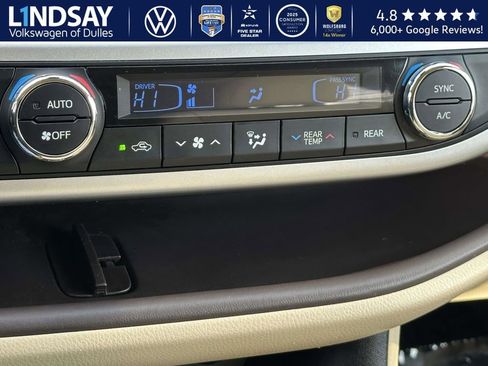 Used 2019 Toyota Highlander XLE image 17