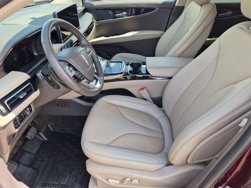 Used 2023 Lincoln Nautilus Reserve AWD/4WD image 12