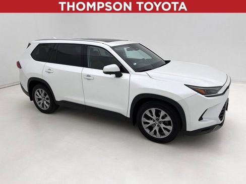 Used 2024 Toyota Grand Highlander AWD image 1