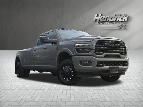 Used 2025 RAM 3500 Limited AWD/4WD image 2