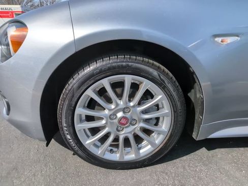 Used 2017 FIAT 124 Spider Classica image 22