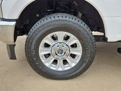 Used 2020 Ford F350 XLT image 5