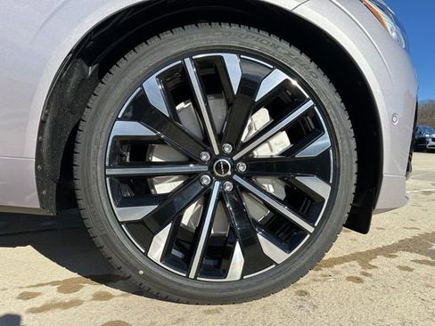 New 2026 Volvo XC60 B5 Ultra w/ Climate Package image 9