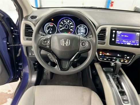Used 2016 Honda HR-V EX image 11