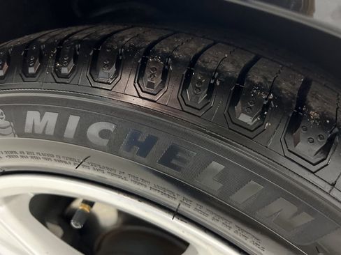 Used 2020 Chevrolet Camaro LT image 42