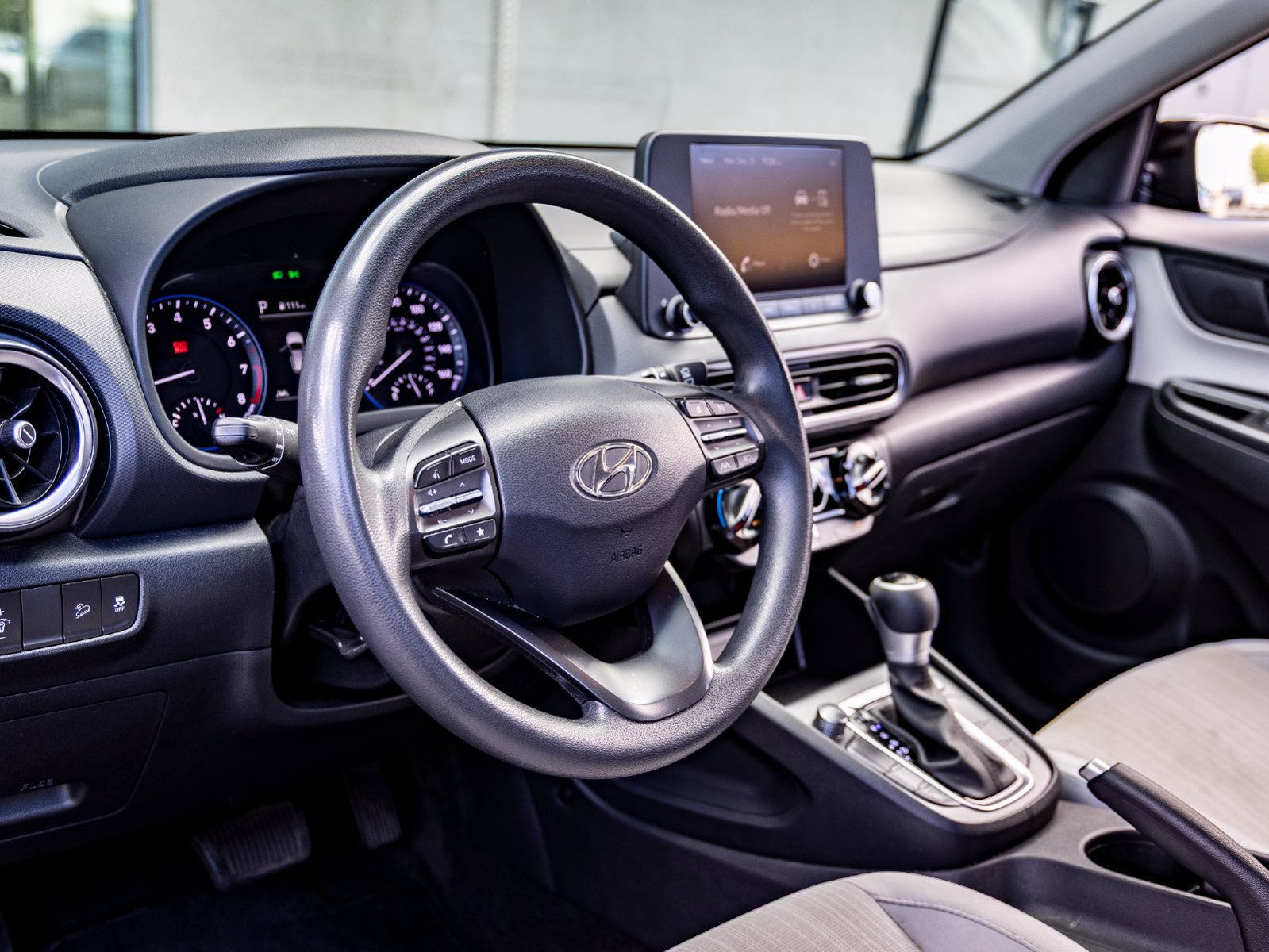 Used 2023 Hyundai Kona SEL AWD/4WD image 16
