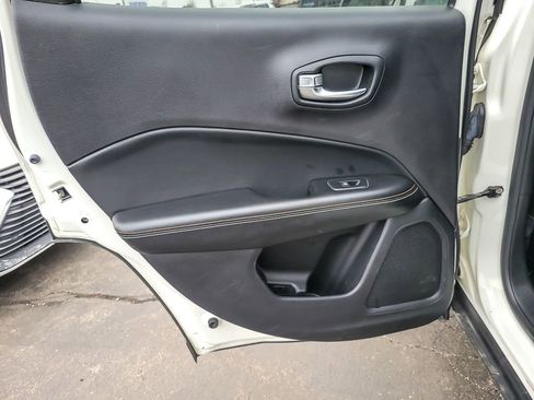 Used 2018 Jeep Compass Latitude w/ Popular Equipment Group image 16