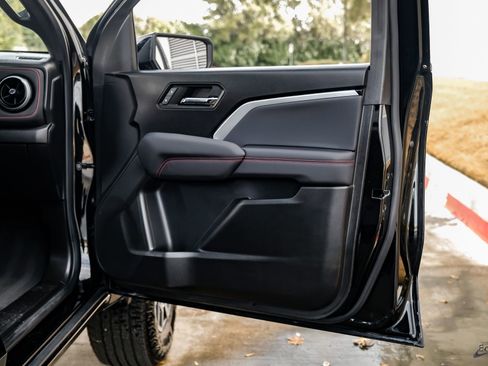 Used 2024 Chevrolet Colorado Z71 w/ Z71 Convenience Package 2 image 83