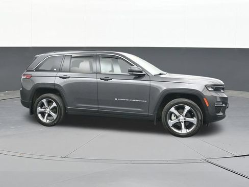Used 2024 Jeep Grand Cherokee Limited AWD/4WD image 18