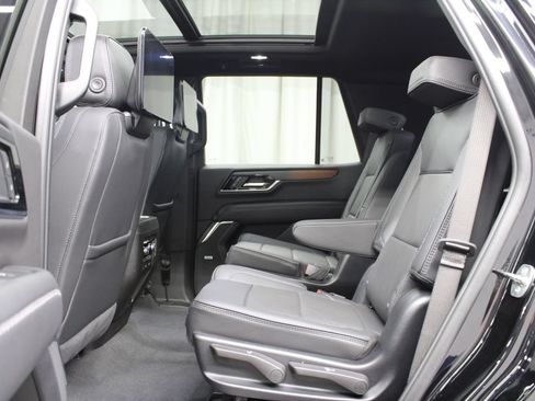 Used 2025 GMC Yukon Denali w/ Denali Reserve Package AWD/4WD image 11