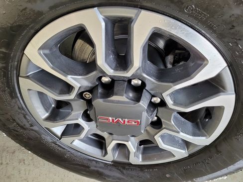 Used 2022 GMC Sierra 2500 AT4 image 32