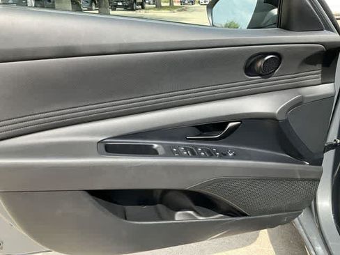 Used 2025 Hyundai Elantra Sport FWD image 14