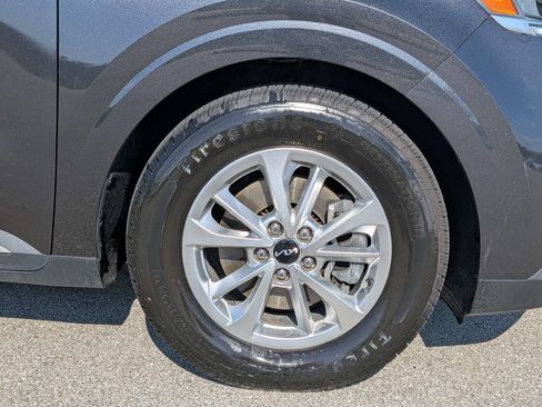 Used 2022 Kia Carnival LX FWD image 10
