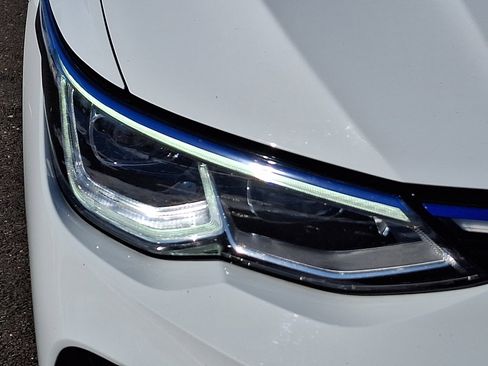 Used 2024 Volkswagen Golf R image 10