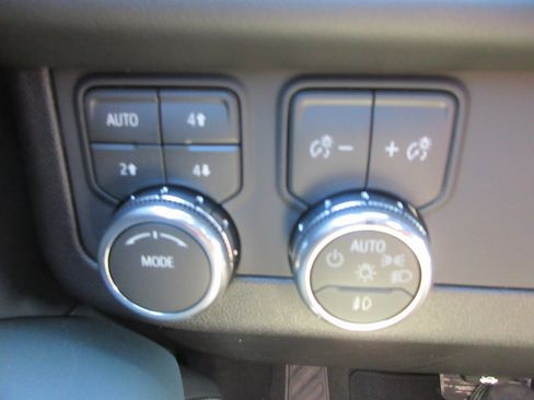 New 2026 GMC Yukon AT4 image 17