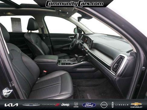 Certified 2025 Kia Sorento X-Line EX image 21
