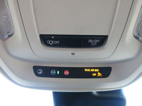 Certified 2021 Buick Envision Preferred w/ Sport Touring Package image 33