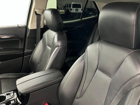 Used 2023 Buick Envision Essence image 16