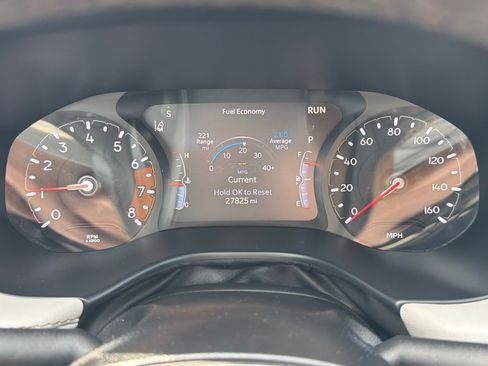 Used 2025 Jeep Compass Limited image 14