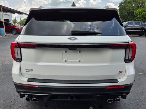 Used 2025 Ford Explorer ST AWD/4WD image 4