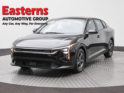 Used 2025 Kia K4 FWD image 1