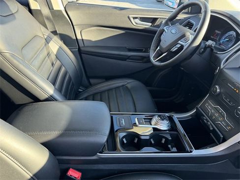 Used 2020 Ford Edge SEL w/ Convenience Package image 6