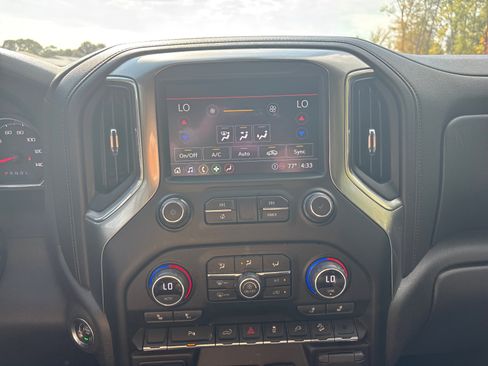 Used 2022 Chevrolet Silverado 1500 LT Trail Boss w/ LT Trail Boss Premium Package image 50