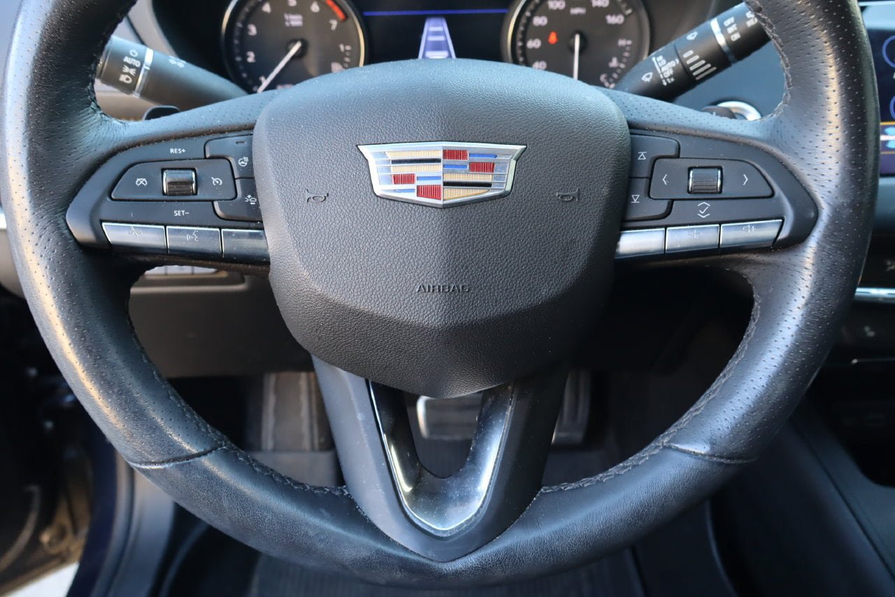 Used 2022 Cadillac XT4 Sport FWD image 12