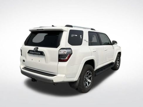 Used 2018 Toyota 4Runner TRD Off-Road Premium AWD/4WD image 16