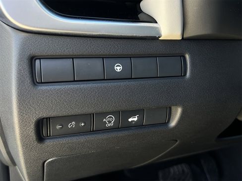 Certified 2025 Nissan Rogue SL image 13