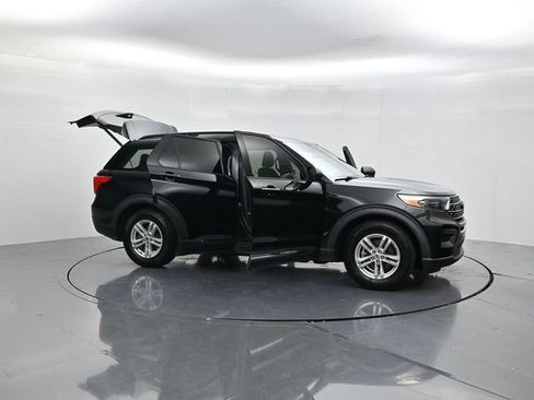 Used 2021 Ford Explorer XLT RWD image 52