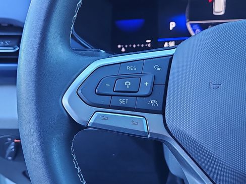 Certified 2023 Volkswagen Taos SE w/ Panoramic Sunroof Package image 17