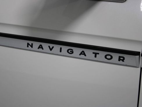 New 2026 Lincoln Navigator Reserve image 11